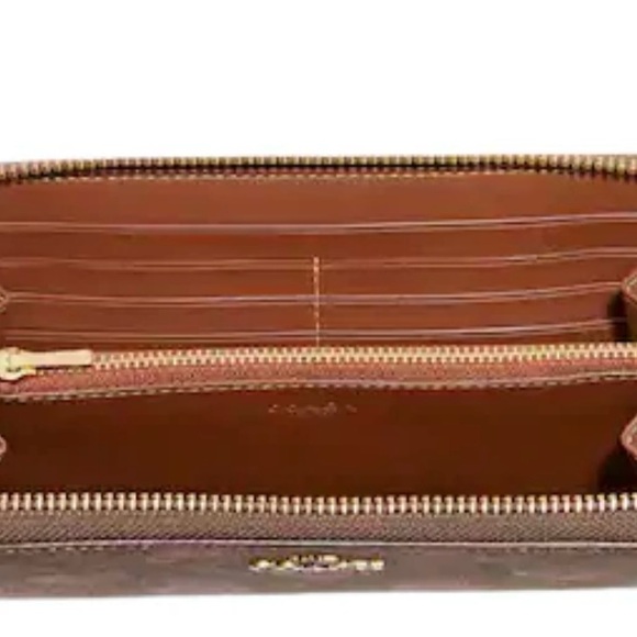 Accordion Zip Wallet In Signature Canvas With Heart Print - Picture 7 of 7